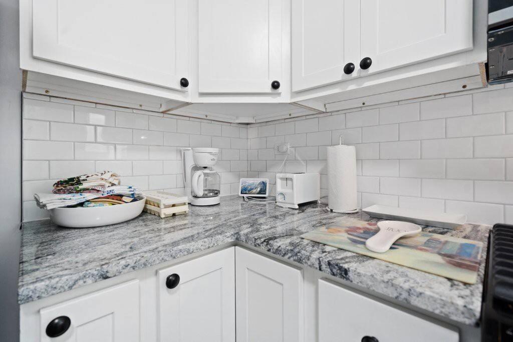 Newly Rehabbed Greystone With 2 Private Apartments, Backyard, Garage, Laundry, Close To Expressway Chicago Esterno foto