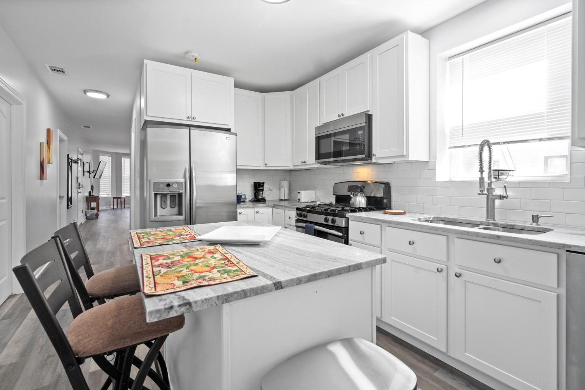 Newly Rehabbed Greystone With 2 Private Apartments, Backyard, Garage, Laundry, Close To Expressway Chicago Esterno foto